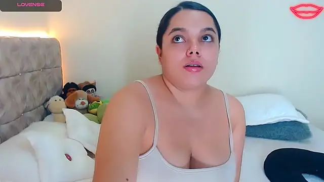 Snapshot of Sara-04 chatting on 02-21-25, 04:07 Sara-04 online show from 02-21-25, 04:07