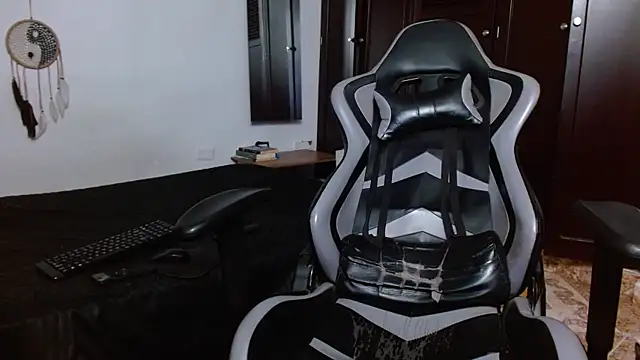 aaron blug online show from 02-11-25, 07:02