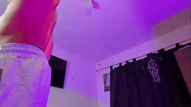 Snapshot of visaelX chatting on 12-13-24, 01:37 visaelX online show from 12-13-24, 01:37