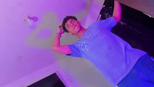 Snapshot of visaelX chatting on 12-14-24, 11:07 visaelX online show from 12-14-24, 11:07