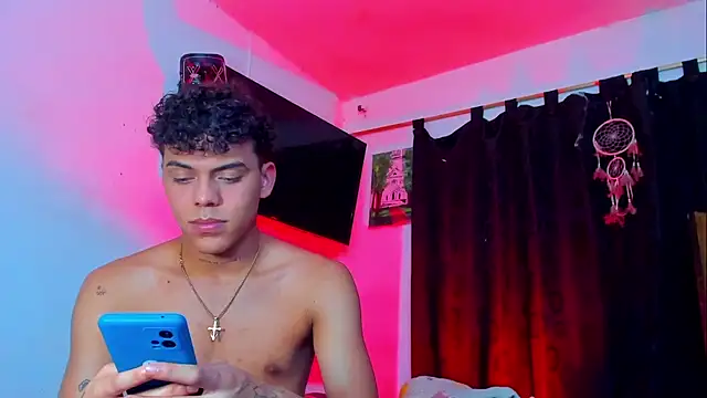 Snapshot of visaelX chatting on 12-22-24, 03:22 visaelX online show from 12-22-24, 03:22