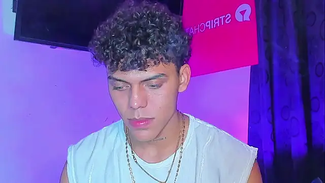 Snapshot of visaelX chatting on 12-28-24, 10:03 visaelX online show from 12-28-24, 10:03