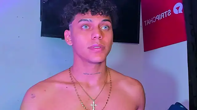 Snapshot of visaelX chatting on 12-28-24, 11:59 visaelX online show from 12-28-24, 11:59