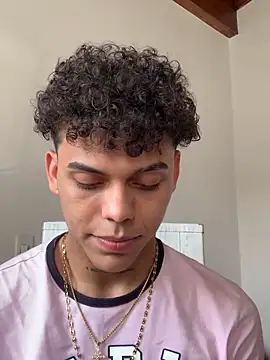 Snapshot of visaelX chatting on 01-04-25, 05:26 visaelX online show from 01-04-25, 05:26