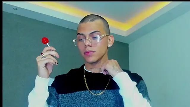 Snapshot of visaelX chatting on 01-20-25, 09:35 visaelX online show from 01-20-25, 09:35