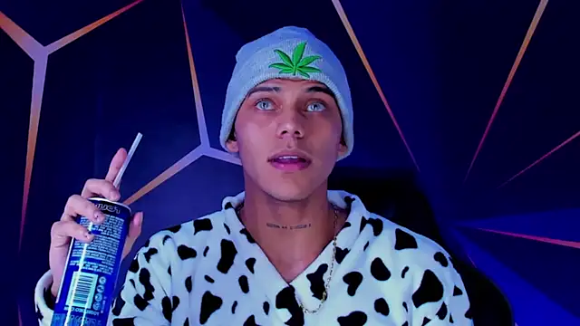 Snapshot of visaelX chatting on 01-26-25, 06:27 visaelX online show from 01-26-25, 06:27