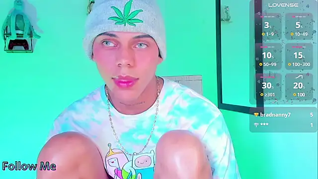 Snapshot of visaelX chatting on 03-09-25, 02:21 visaelX online show from 03-09-25, 02:21