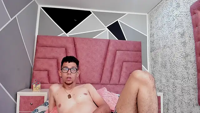 Snapshot of Derek_and_Skarlet chatting on 01-20-25, 04:45 Derek and Skarlet online show from 01-20-25, 04:45