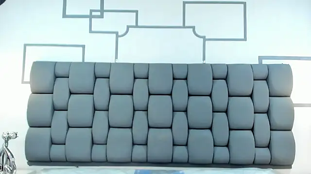 Snapshot of Derek_and_Skarlet chatting on 09-15-25, 03:34 Derek and Skarlet online show from 09-15-25, 03:34