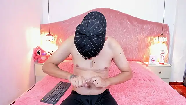 Derek and Skarlet online show from 02-12-26, 02:56