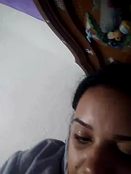 Snapshot of _Miaaleon chatting on 10-11-25, 10:36 Miaaleon online show from 10-11-25, 10:36