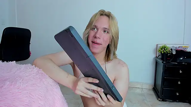  Little angel69 online show from 12-18-24, 05:21