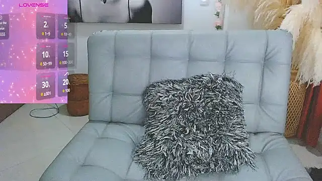 Snapshot of Isabelhot1 chatting on 02-15-25, 12:59 Isabelhot1 online show from 02-15-25, 12:59