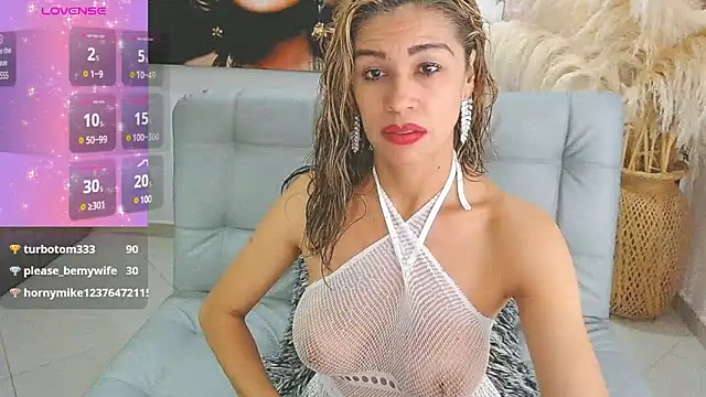 Snapshot of Isabelhot1 chatting on 03-19-25, 11:47 Isabelhot1 online show from 03-19-25, 11:47