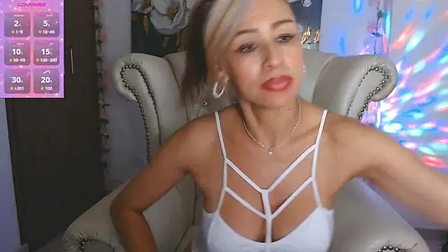 Isabelhot1 online show from 04-16-26, 09:50