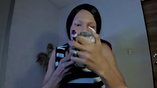 carolinemiller7 online show from 12-21-25, 09:11