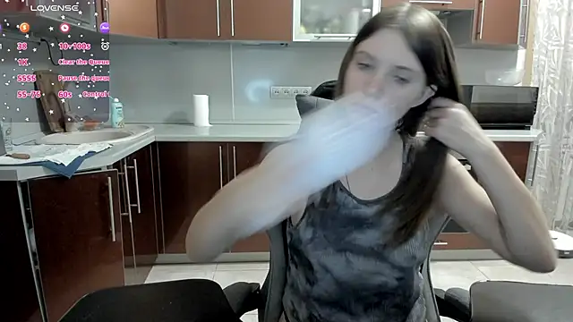 Snapshot of _BondiXUrban_ chatting on 12-19-25, 04:47 BondiXUrban online show from 12-19-25, 04:47