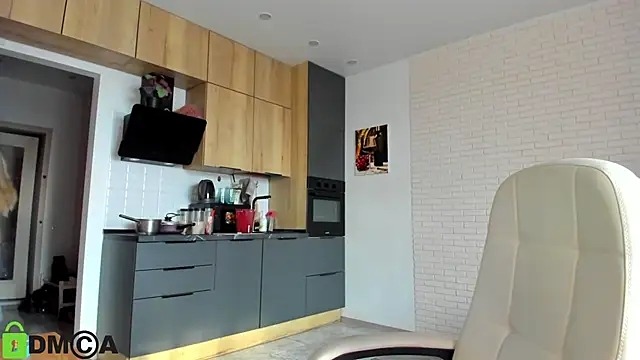 Snapshot of _Alice_Kitty chatting on 10-24-25, 08:33 Alice Kitty online show from 10-24-25, 08:33