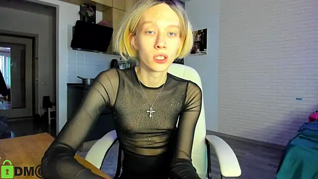 Snapshot of _Alice_Kitty chatting on 10-28-25, 04:49 Alice Kitty online show from 10-28-25, 04:49