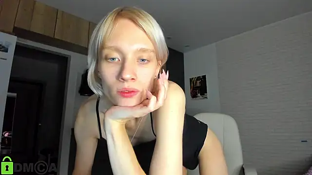 Snapshot of _Alice_Kitty chatting on 11-17-25, 01:06 Alice Kitty online show from 11-17-25, 01:06