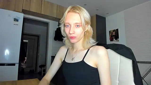 Snapshot of _Alice_Kitty chatting on 12-01-25, 06:35 Alice Kitty online show from 12-01-25, 06:35