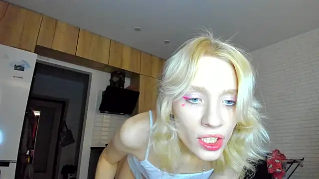 Snapshot of _Alice_Kitty chatting on 12-23-25, 09:18 Alice Kitty online show from 12-23-25, 09:18