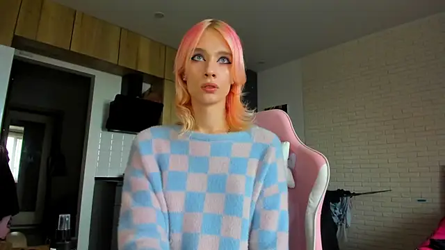 Alice Kitty online show from 06-18-26, 09:14