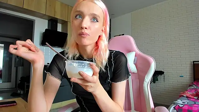  Alice Kitty online show from 07-20-26, 10:39