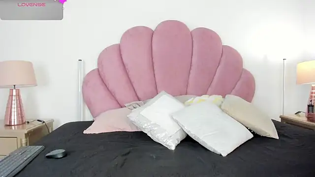 Snapshot of Paytonferrara chatting on 03-12-26, 03:12 Paytonferrara online show from 03-12-26, 03:12