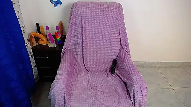 Snapshot of hot_girl01_hanna chatting on 11-30-25, 04:22 hot girl01 hanna online show from 11-30-25, 04:22