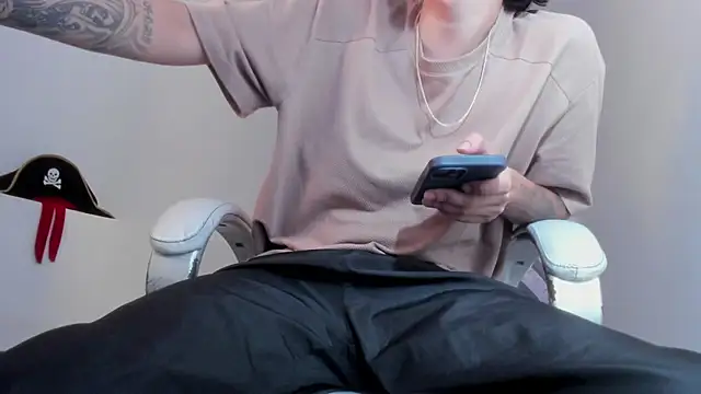 Snapshot of FrannBoy chatting on 03-07-26, 04:20 FrannBoy online show from 03-07-26, 04:20