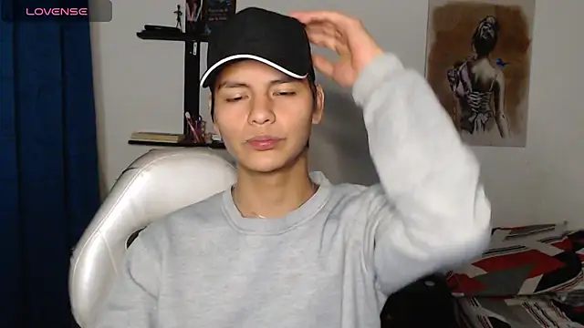 Snapshot of alanprince44 chatting on 12-29-24, 04:48 alanprince44 online show from 12-29-24, 04:48