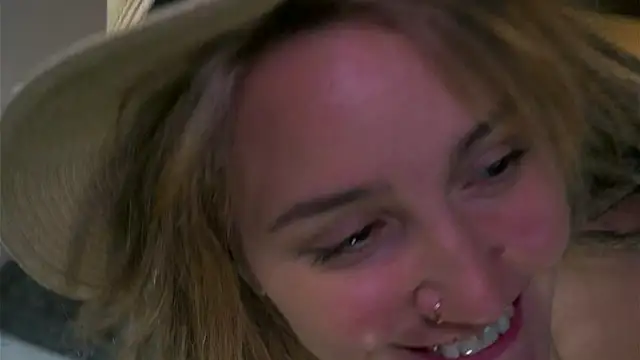 Snapshot of Winnie_sweet chatting on 12-20-24, 01:54 Winnie sweet online show from 12-20-24, 01:54