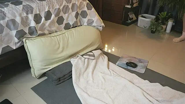 Snapshot of Winnie_sweet chatting on 01-12-25, 12:12 Winnie sweet online show from 01-12-25, 12:12