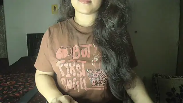 Snapshot of Most-Beautiful-Queen chatting on 08-01-26, 07:35 Most-Beautiful-Queen online show from 08-01-26, 07:35