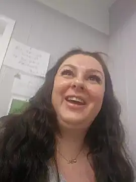 Britishbella online show from 02-27-25, 06:42