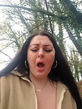 Snapshot of Britishbella chatting on 11-27-25, 03:14 Britishbella online show from 11-27-25, 03:14