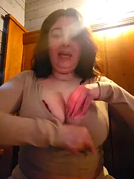 Snapshot of Britishbella chatting on 03-04-26, 11:44 Britishbella online show from 03-04-26, 11:44