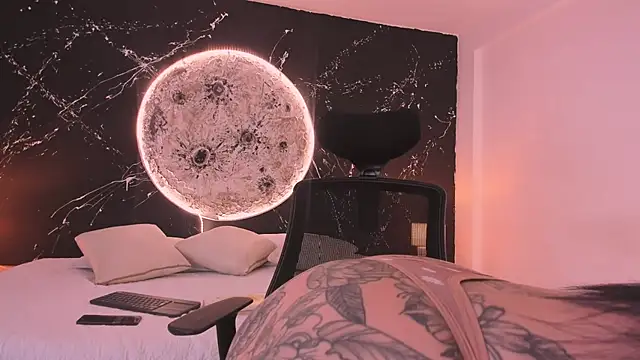 Snapshot of GinebraaFox_ chatting on 02-20-25, 03:41 GinebraaFox online show from 02-20-25, 03:41