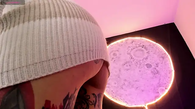 Snapshot of GinebraaFox_ chatting on 03-01-25, 04:44 GinebraaFox online show from 03-01-25, 04:44