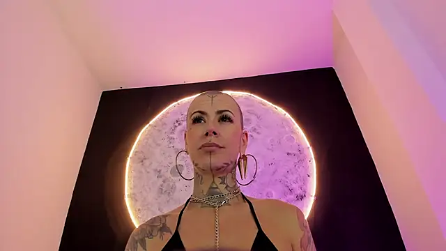 Snapshot of GinebraaFox_ chatting on 03-10-25, 05:50 GinebraaFox online show from 03-10-25, 05:50