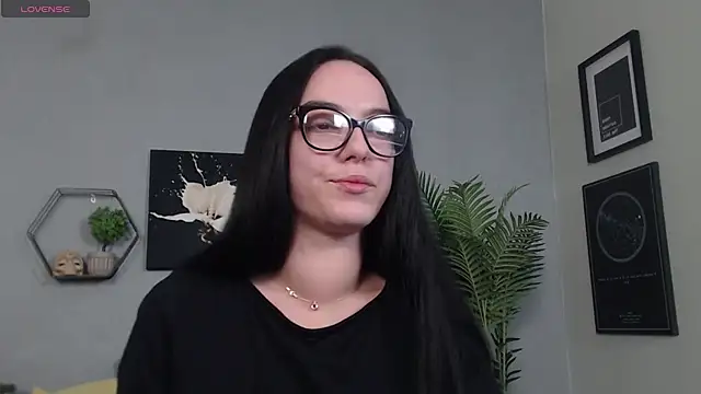 IzabelllNoir online show from 04-04-26, 07:17