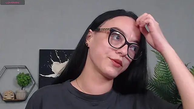 IzabelllNoir online show from 04-21-26, 08:42