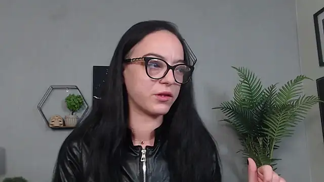 IzabelllNoir online show from 05-10-26, 07:57