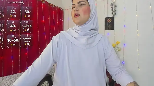 AishaAmin  online show from 04-23-26, 12:29