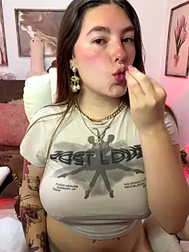 Snapshot of aaaaamy_1 chatting on 10-09-25, 09:57 aaaaamy 1 online show from 10-09-25, 09:57