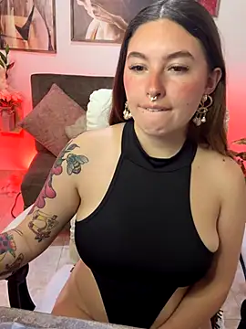 Snapshot of aaaaamy_1 chatting on 11-07-25, 10:43 aaaaamy 1 online show from 11-07-25, 10:43