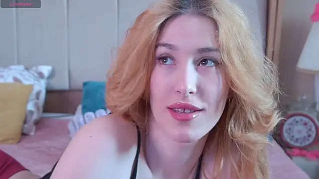 Snapshot of SerenaBennet chatting on 02-23-25, 09:22 SerenaBennet online show from 02-23-25, 09:22