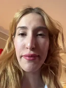 Snapshot of SerenaBennet chatting on 03-07-25, 06:13 SerenaBennet online show from 03-07-25, 06:13