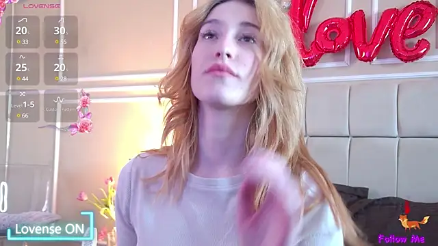 Snapshot of SerenaBennet chatting on 03-08-25, 06:47 SerenaBennet online show from 03-08-25, 06:47